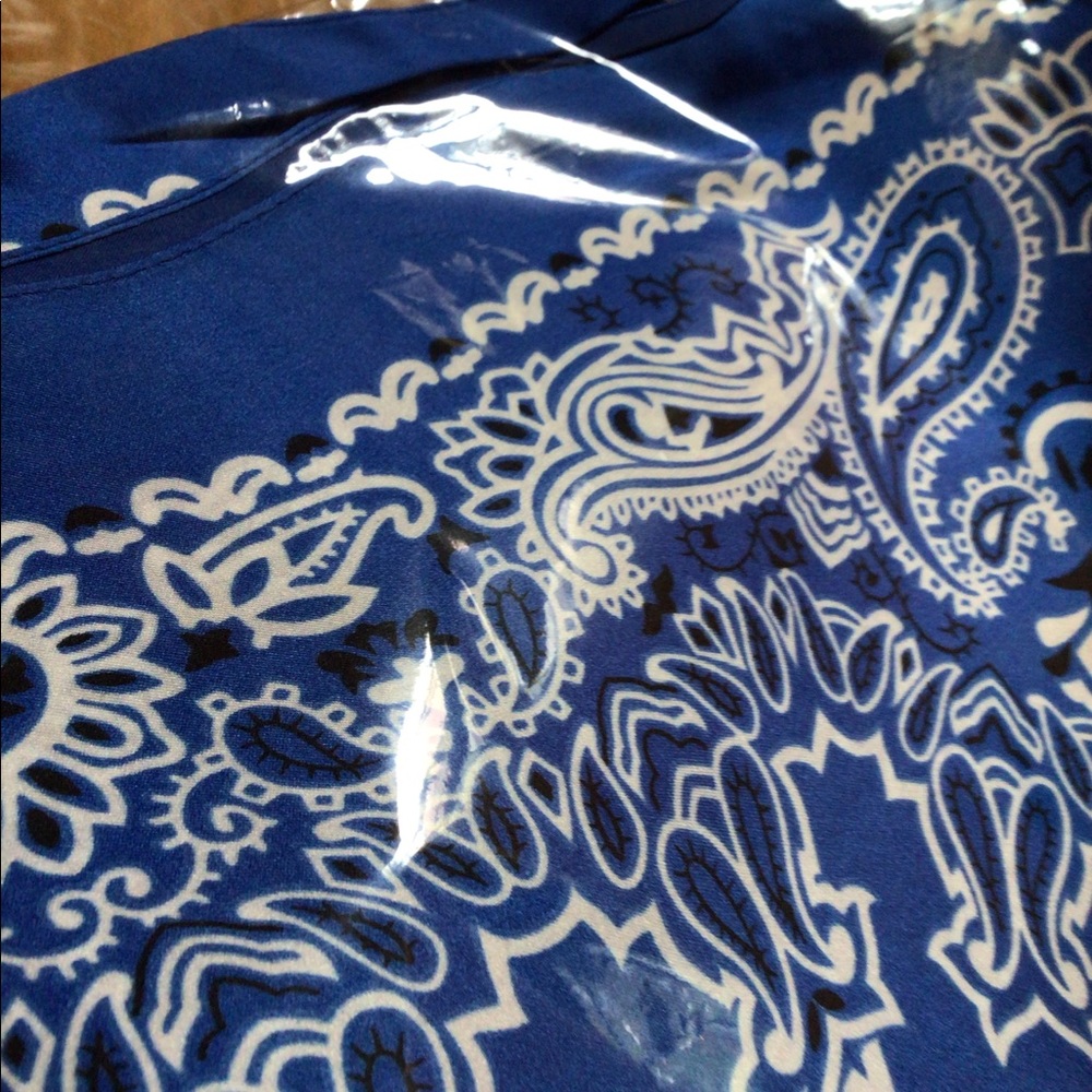 Olive pique Royal silky handkerchief - Picture 3 of 4